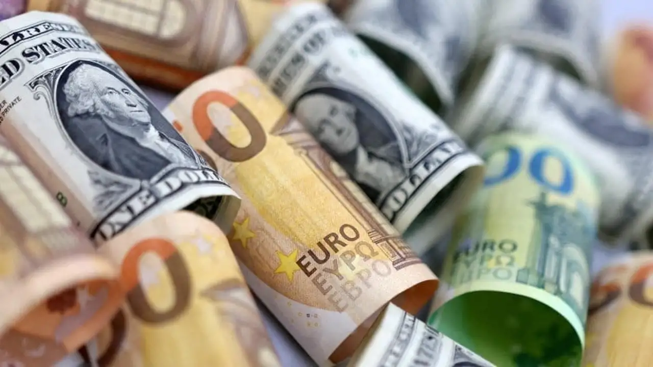 تحديثات الصرف.. تذبذب أسعار العملات أمام الجنيه في جميع البنوك المصرية السبت